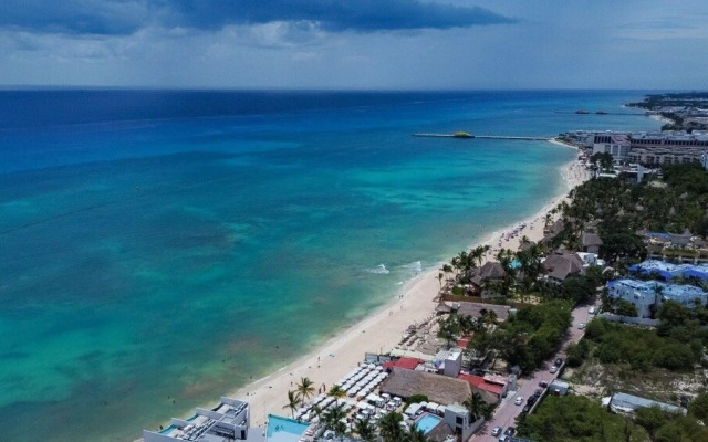 Elements 215 2 Bedroom Condo by RedAwning