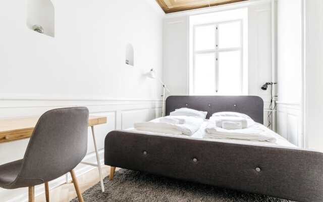 ★180SQM Luxury Apt. City center - 50M to metro! ★