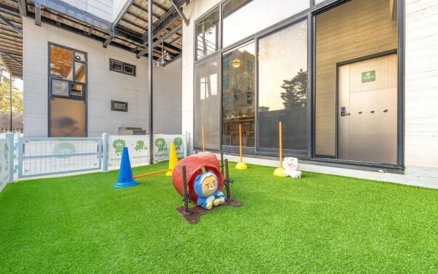 Gangneung Dangdangi Dog Pension Blue