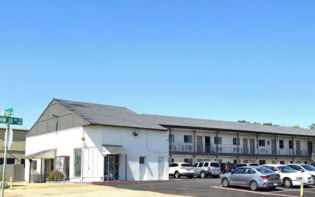 Exclusivo Inn by OYO Grand Prairie, TX