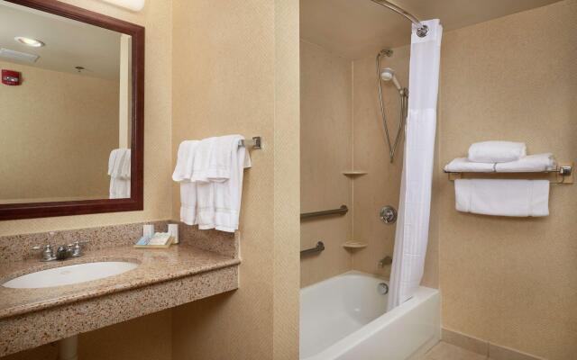 Hilton Garden Inn Newport News