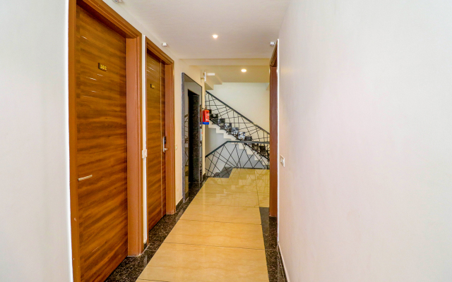 Fabhotel Golden Home