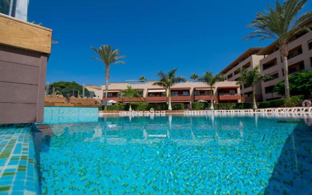 Paraiso Pool and Sea View