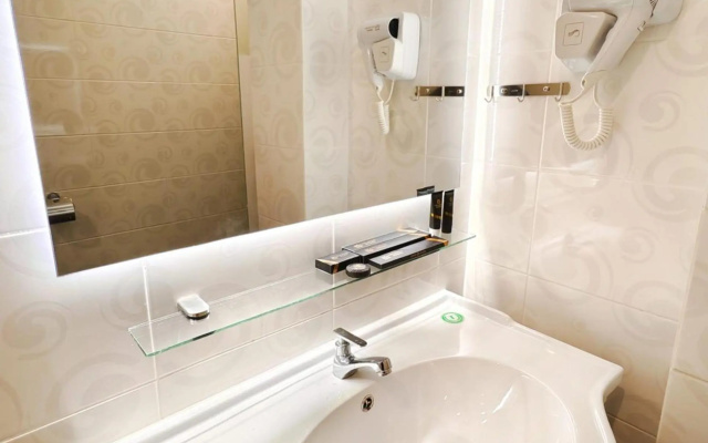 Hotel Meliden – Bathroom – Sandakan
