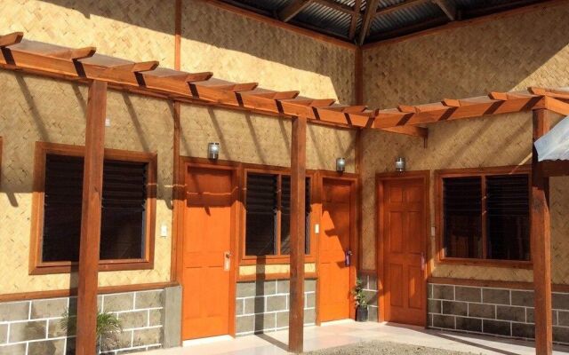 Cherry's Courtyard Hotel Nacpan