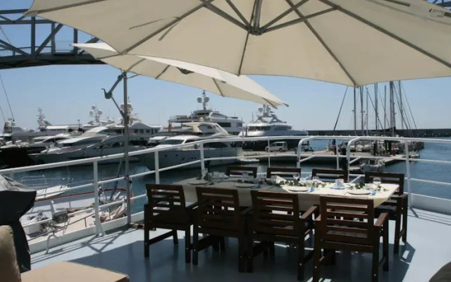 B&B Boat St. Katharine Barcelona