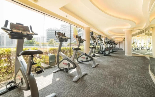 Harbour Plaza Metropolis