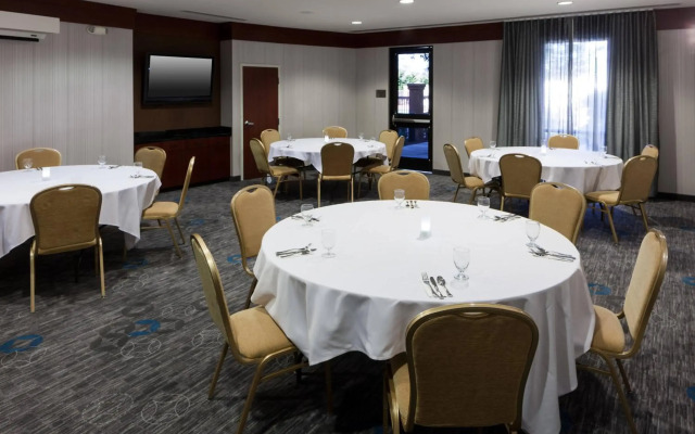 Courtyard by Marriott Santa Clarita Valencia