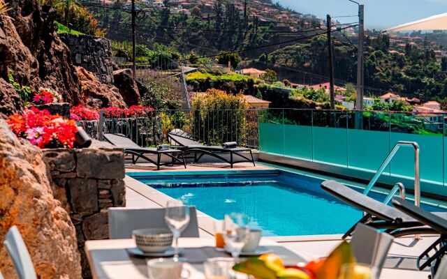 Premium Contemporary Villa, Panoramic View Over Funchal And The Sea | Grandview