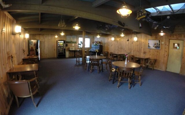High Seas Motel