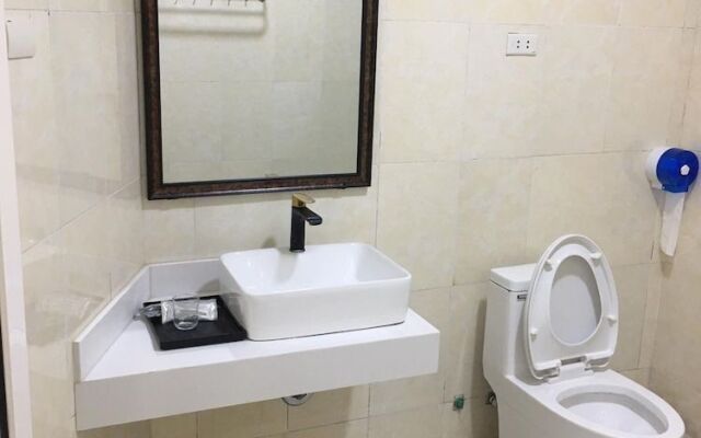 Queen Mộ Lao Hotel
