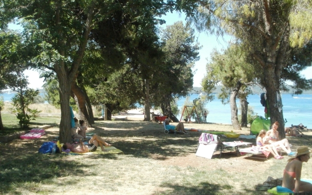 Room Aleksandra - 10 m from sea: R7 Bibinje, Zadar riviera