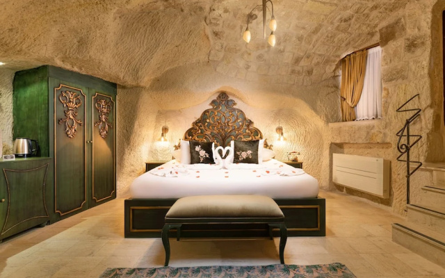 Elysion Cave Suites
