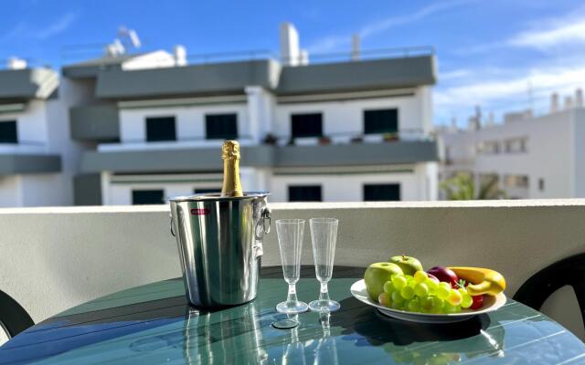 Albufeira Delight With Pool by Homing