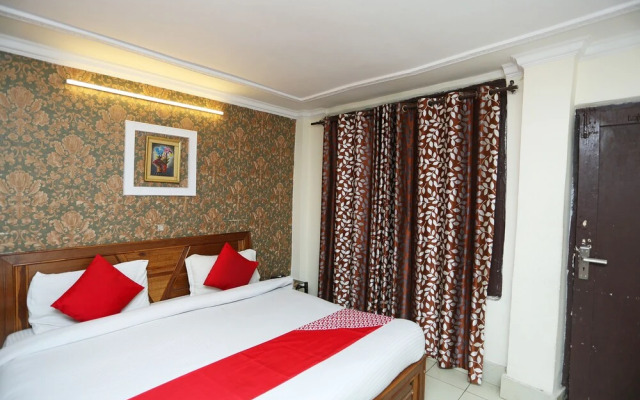 OYO 9452 Hotel Moonlight