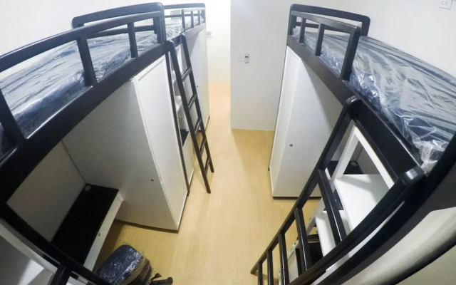 OYO 699 Forbes Hall