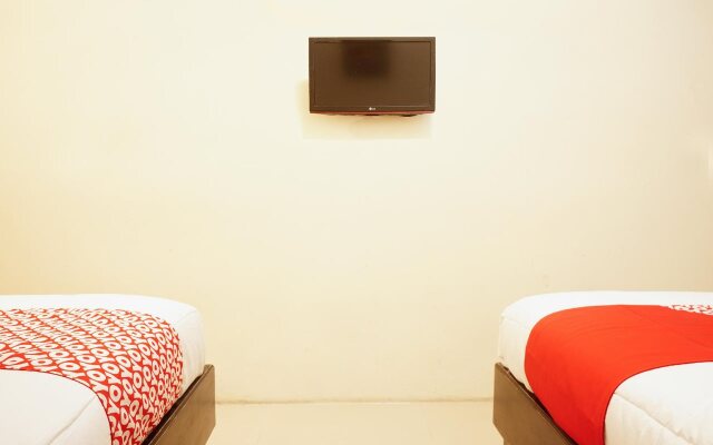 Namira Hotel Syariah by OYO Rooms