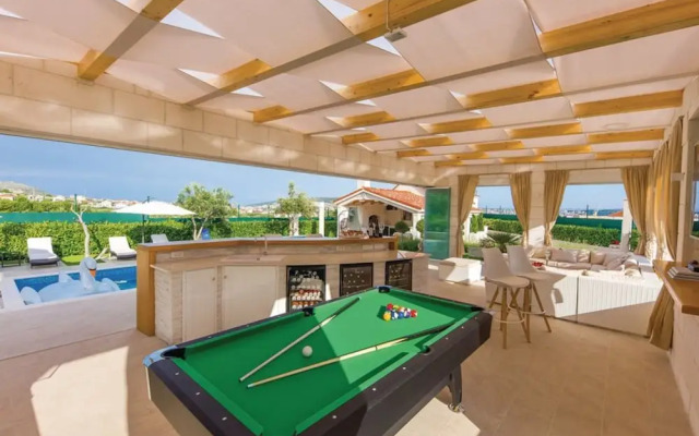 Luxury Villa Malo