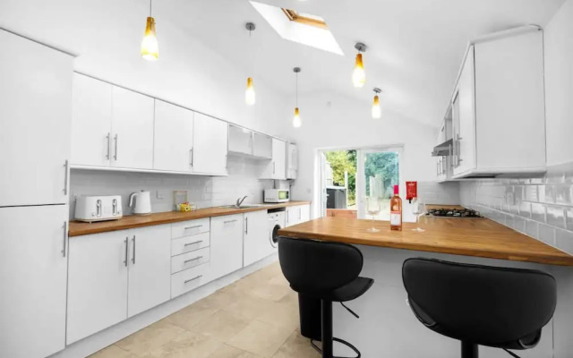 Spacious Home in Harborne