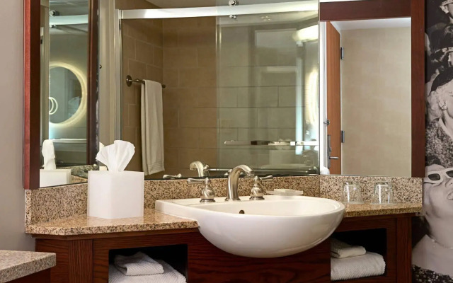 Renaissance Columbus Downtown Hotel