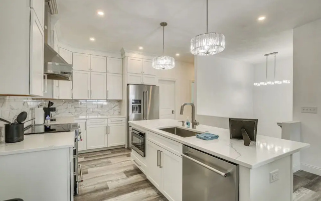 Walk to Mississippi River: Grafton Townhome!