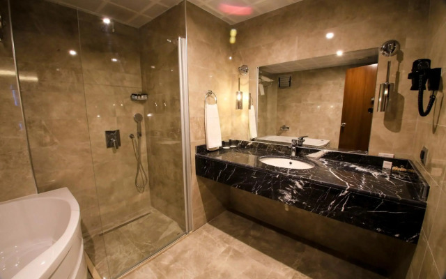 Aymira Hotel & Spa