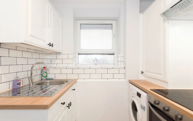 Platinum Apartments near Angel Station 9989