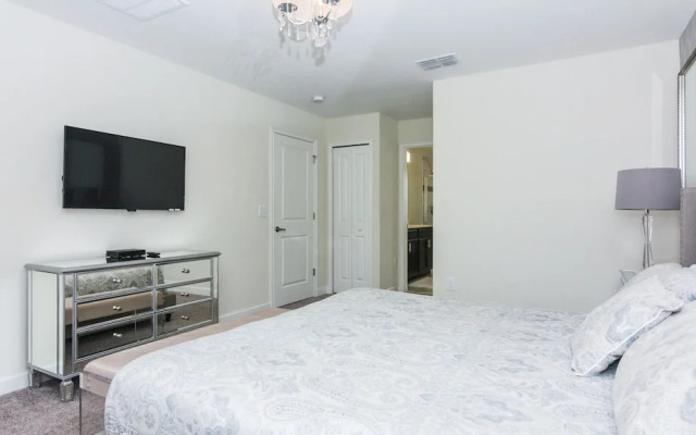 Fancy Family Home at Championsgate Chg101