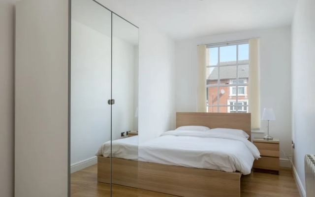 Luxurious 2 Bed Apartment in Central Bedford