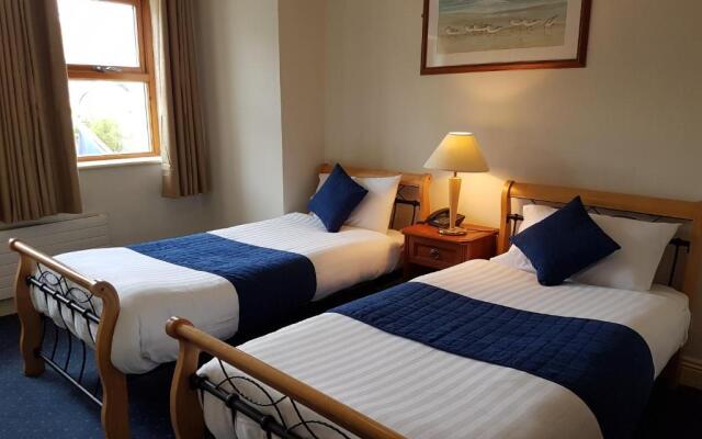 An Crúiscín Lán Hotel