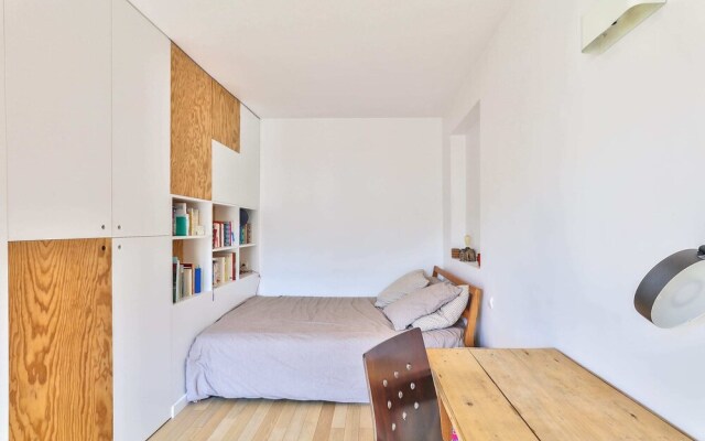 Fully Equipped Apartment Near the Canal Saint Martin