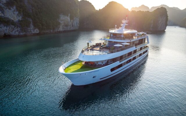 Stellar of the Seas