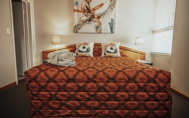 The Lodge Motel, Newman