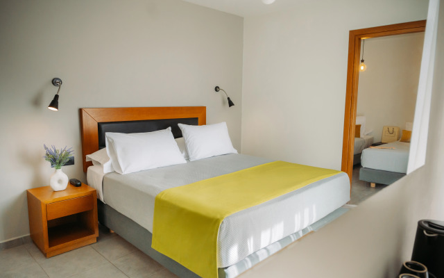 Amphitryon City Hotel