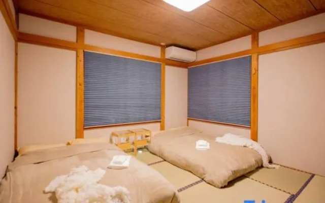 Yuzawa Onsen Lodge House A