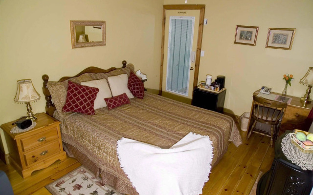 WeatherPine Inn