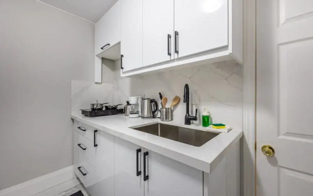 Serenity by the Falls Modern 2 Bedroom Hideaway