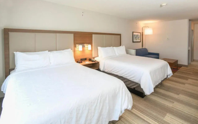 Holiday Inn Exp Richwood Cincinnati S