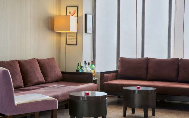 Best Western Rives de Paris La Defense