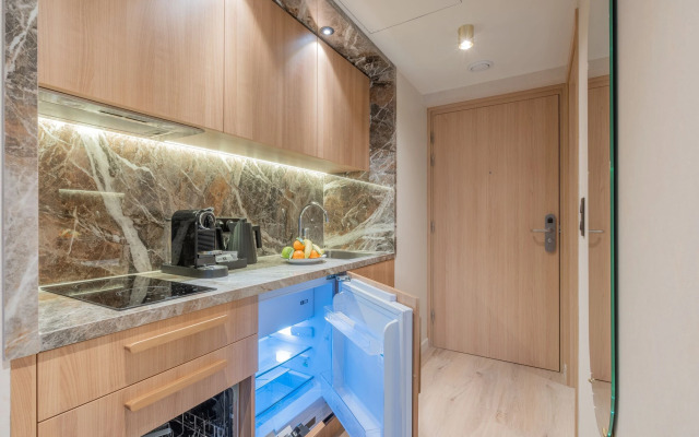 Yuna Porte Maillot - ApartHotel