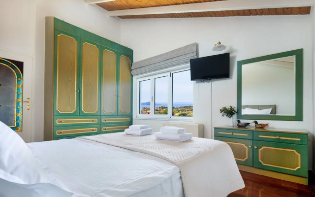Villa Elihrisos-private Heated Pool Near the sea