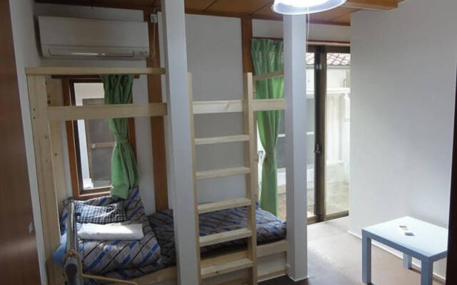 Tennoji Downtown Hostel Women Only (хостел для женщин)