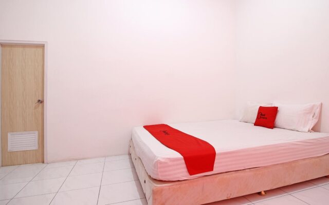RedDoorz near Terminal Tirtonadi