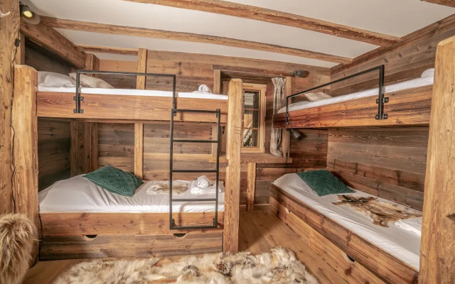 Kashmyre Chalet Luxe Chauffeur Sauna