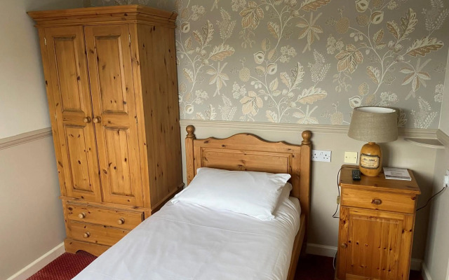 The Bullshead, Arthingworth House B&B