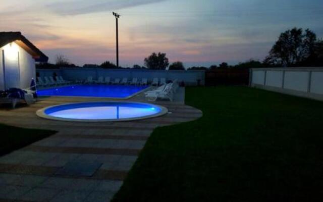 Pensiunea Blue House