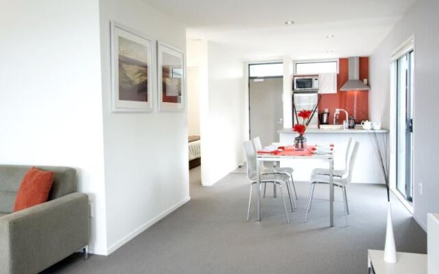 Rooftop Retreat - Mount Maunganui Holiday Home