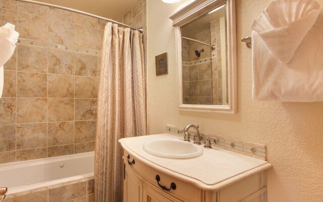 Deer Mountain 28b 1 Bedroom Condo by RedAwning