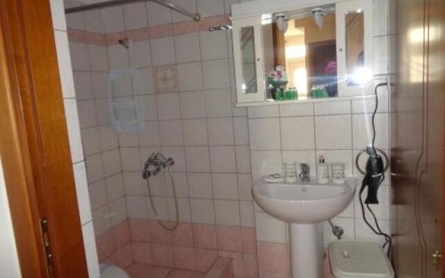 Evris House 1