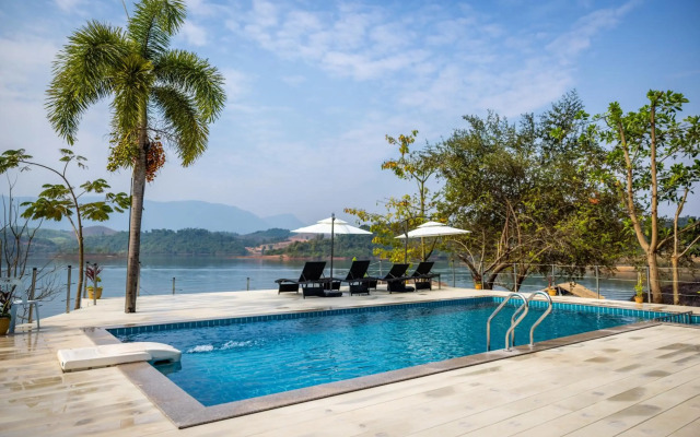 Sanctuary Nam Ngum Beach Resort